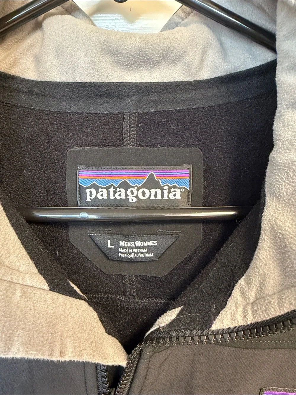 Patagonia Men's Two-Tone Black and Gray Softshell Jacket